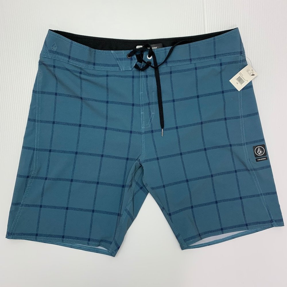 Volcom Board Shorts Size 38 NWT Blue Plaid Swim